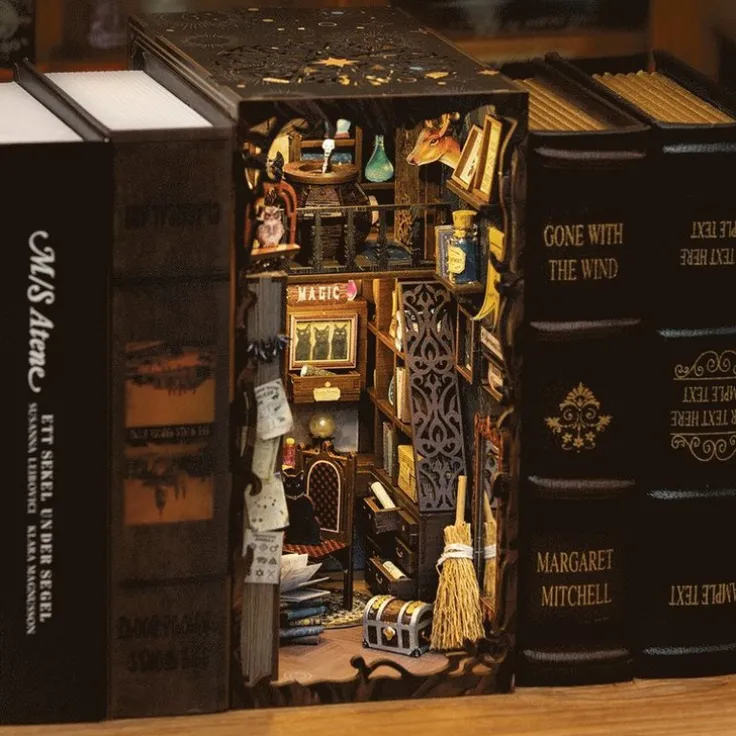 Book Nook - Magic Pharmacist