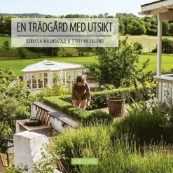 En trädgård med utsikt